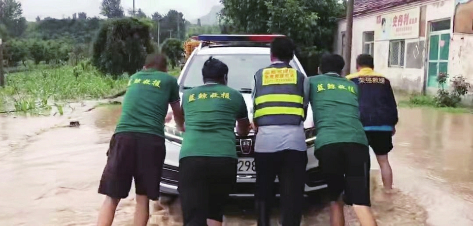 一场暴雨 一城温暖！大雨背后他们将温暖送给泉城人