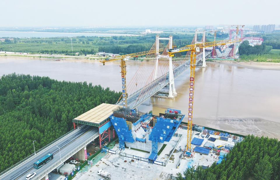 主桥墩“蹿升”超老桥,济南黄河大桥新桥建设进展顺利