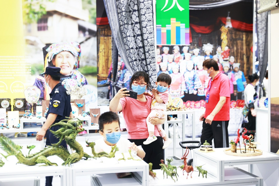 济南市民盛赞非遗博览会——好玩好看 大开眼界