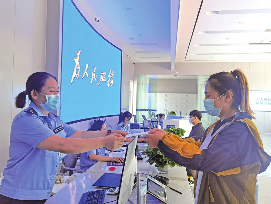 章丘公安分局双山一所守护平安再“加码” 三三制强化巡防