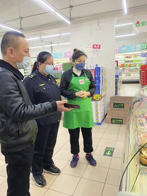 历下区市场监管局热线服务中心主任白晓方 “一条暖心线，一种‘滴水穿石’的韧劲”