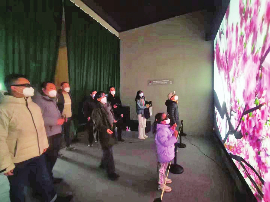 “共生世界——2022济南国际双年展”燃爆冬日泉城 济南市民感受当代艺术的光影魅力
