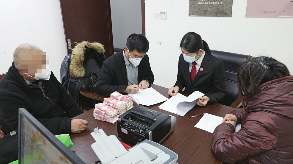 济南法院开展“暖冬”执行行动—— 让公平正义如期抵达