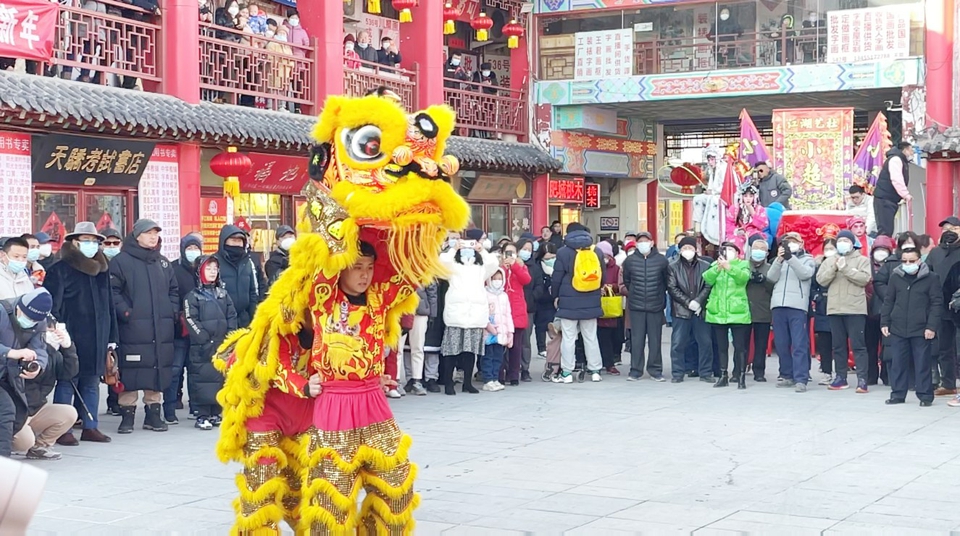 精彩民俗轮番上演 济南英雄山文化市场举办“开门纳吉”民俗活动