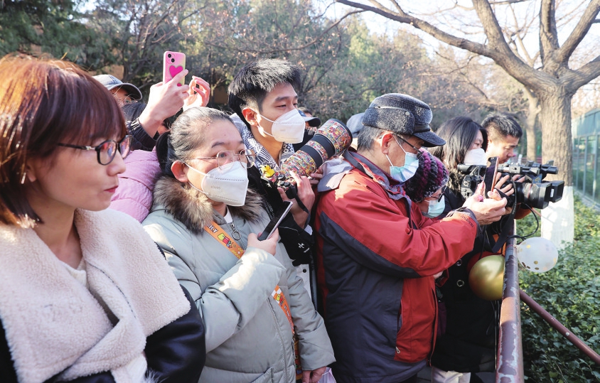 动物园里好热闹天津豹济南“娶亲”