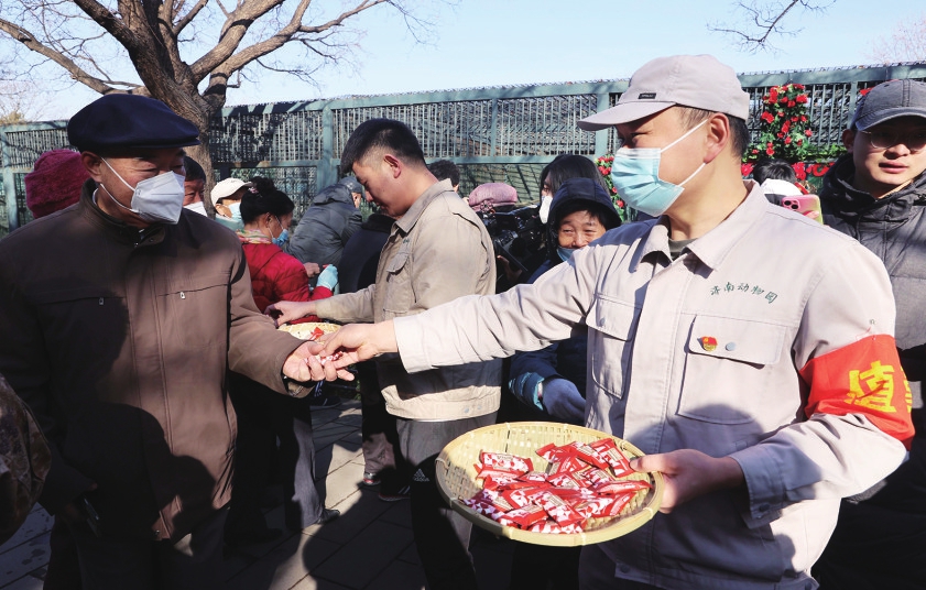 动物园里好热闹天津豹济南“娶亲”