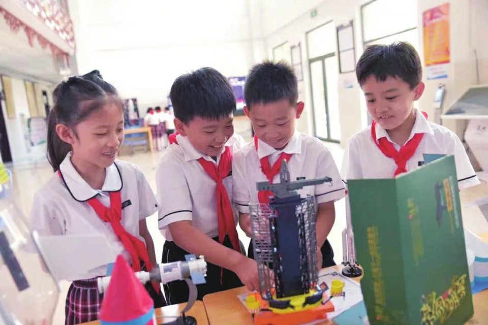 打破学科界限 创新融合课堂 成就丰硕成果 济南市景山小学科技教育的破与立