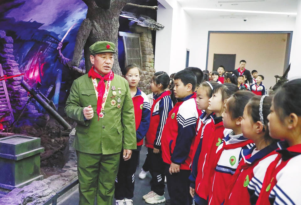 缅怀革命先烈 汲取前行力量