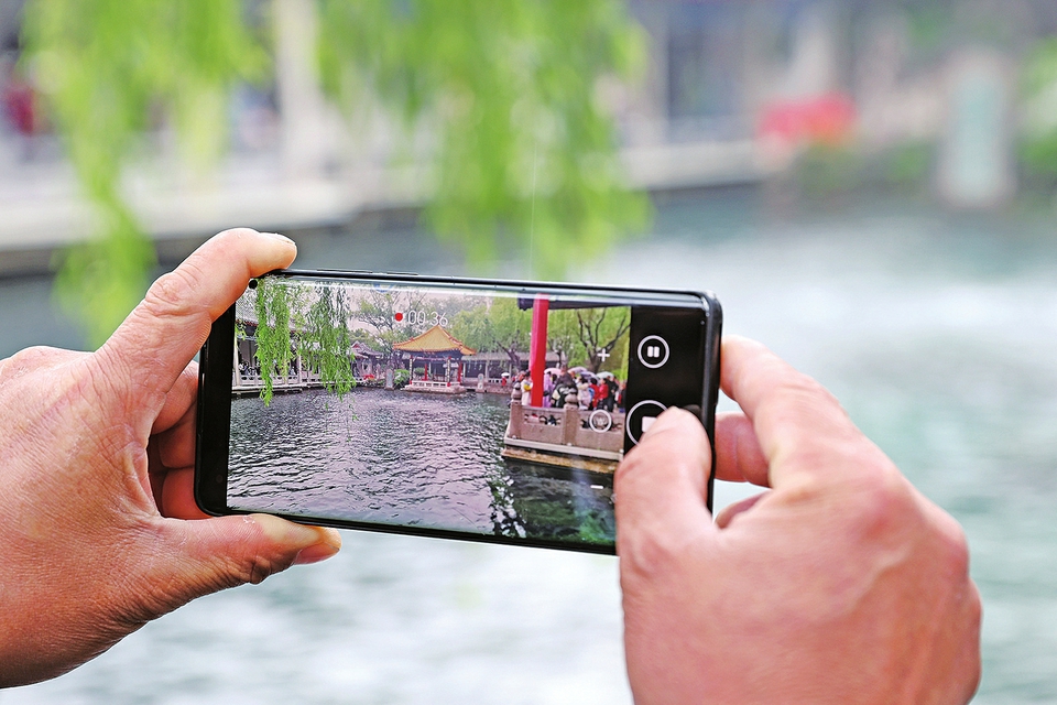 春雨连绵 水位回升 趵突腾空持续在线