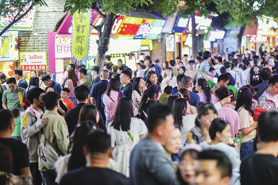 逛吃不停 舌尖上的济南老城区“热火朝天”