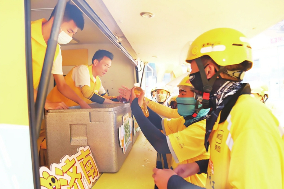 战高温 不服“暑” 济南新时代文明志愿夏日有“凉”方  