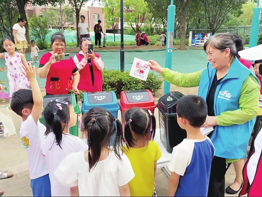 战高温 不服“暑” 济南新时代文明志愿夏日有“凉”方  