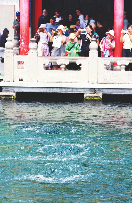 趵突泉地下水位八连涨 “趵突腾空”胜景重现