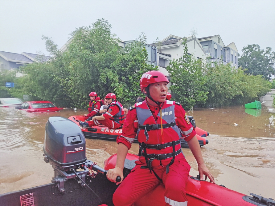 “鲁”力同心 爱比水深,暴雨急流中的生死救援