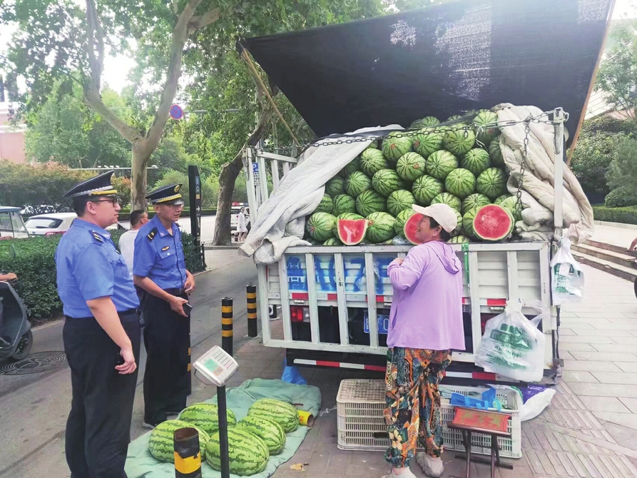 建档分类 源头管控 槐荫城管精准发力引导商户规范经营