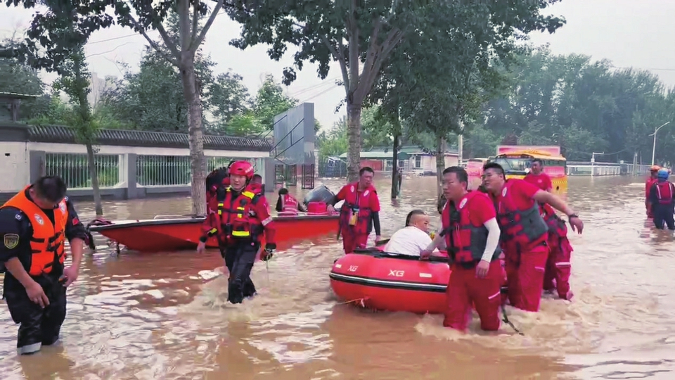 济南各支救援队广受赞誉 驰援河北他们很济南