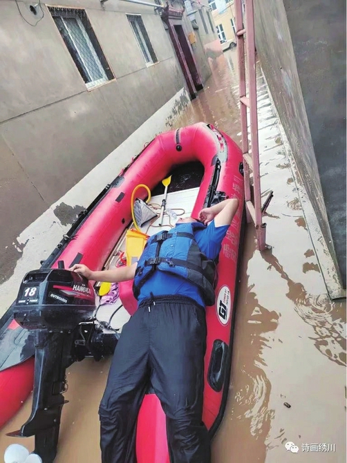 济南各支救援队广受赞誉 驰援河北他们很济南