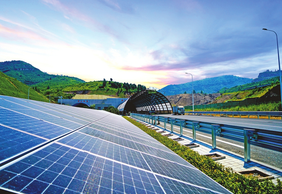 抢先上路体验！全国首条零碳智慧高速揭开神秘面纱