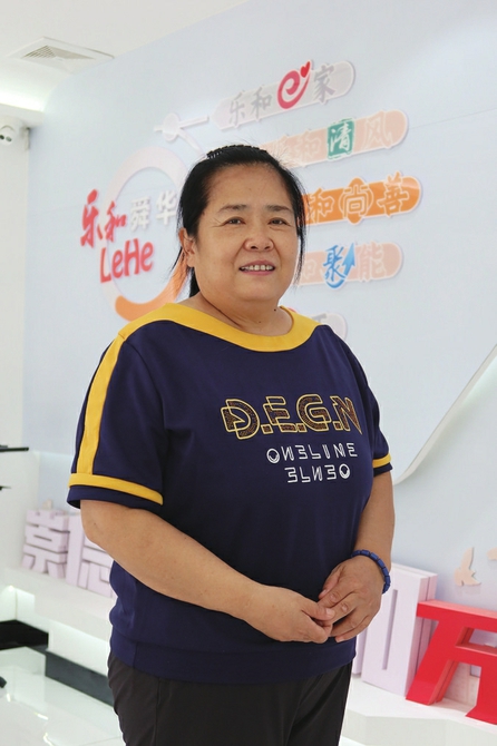 融媒·画像丨社区“老书记”退休后拼起“第二份事业”——巩大妈搭鹊桥