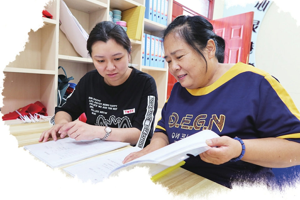 融媒·画像丨社区“老书记”退休后拼起“第二份事业”——巩大妈搭鹊桥