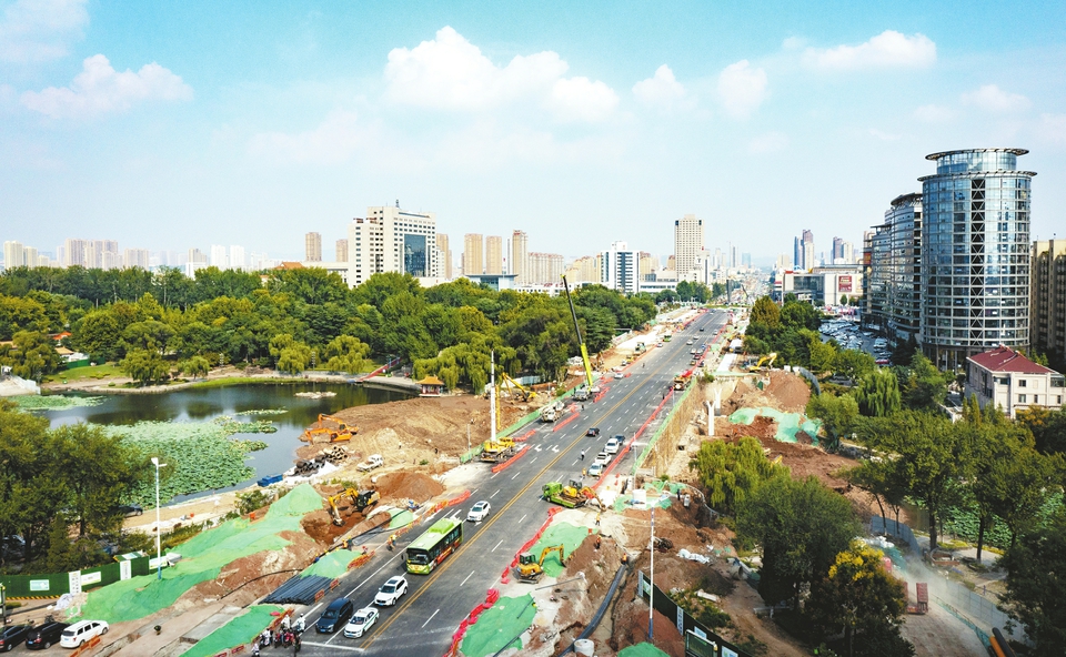 道路建设“加速度”铺出城市发展“快车道”