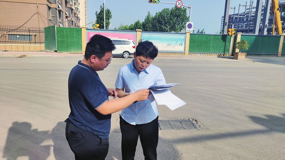 融媒·先锋丨审批服务的党员干部，怎么跑到车间来了？ 与企业搭伙的日子里