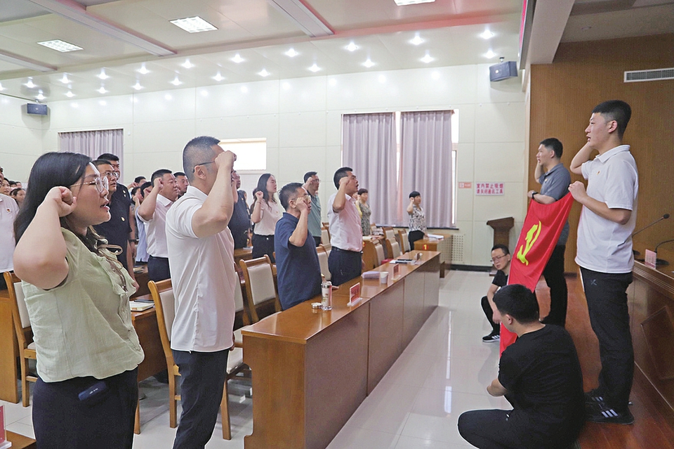 聚焦“两心四区五园”建设聚力打造“山水彩石” 彩石街道：把准发展脉搏擦亮幸福底色