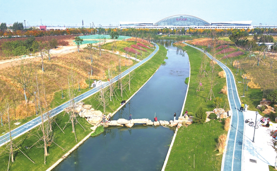 龙脊河自然景观带成为东站片区生态“新名片”