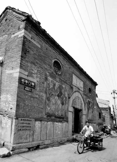 六扇门八字墙，县衙东西有古巷