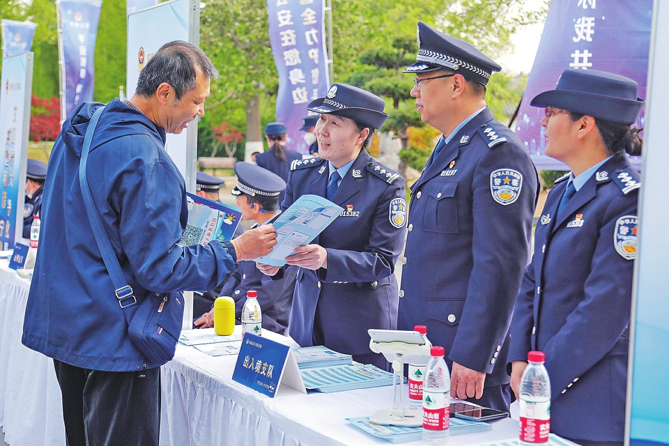 济南的警察就是这么多才多艺！