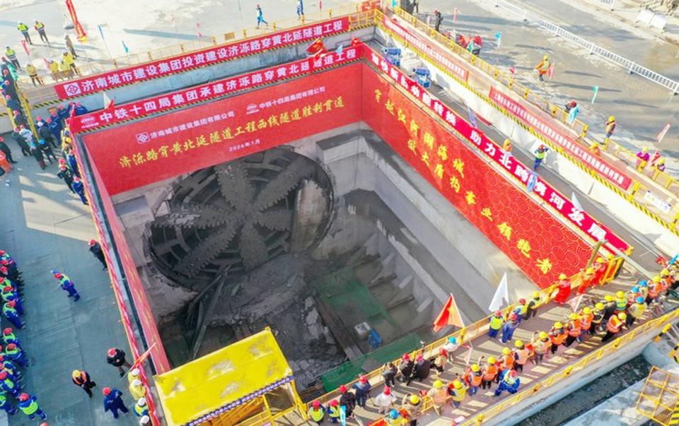 黄河济泺路北延工程西线隧道贯通 为国内首次超大直径盾构隧道穿越大中型水库